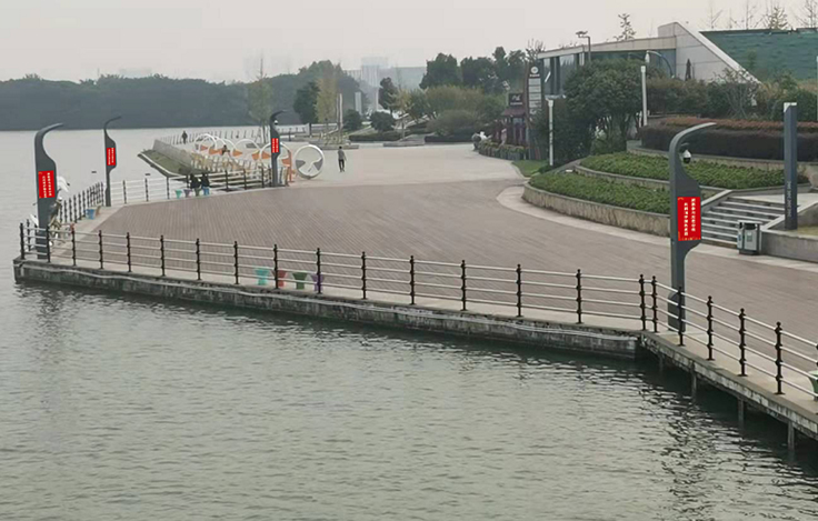 <b>南京九龙湖灯杆屏案例</b>