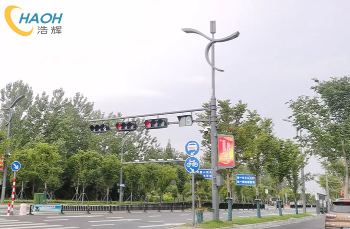 解读LED灯杆屏的“一屏多用” 从信息终端